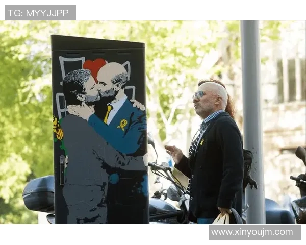 足球明星奢华消费背后的疯狂故事与社会影响探讨 足球明星奢华消费背后的疯狂故事与社会影响探讨